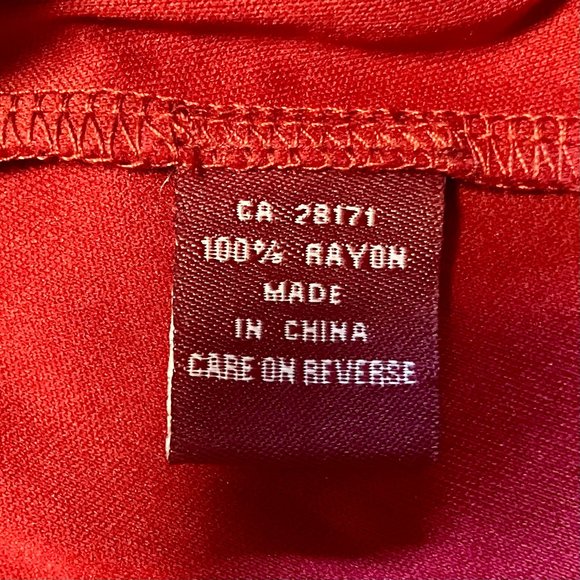 ⭐️2/$20⭐️ Red lacy, fully lined short sleeve top - size Large - Picture 6 of 7